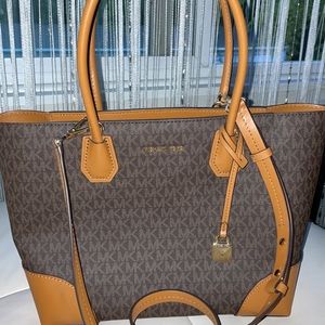 MK brown brand new purse